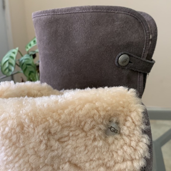 EUC UGG AUSTRALIA Lynnea Clog Boots - Picture 9 of 15